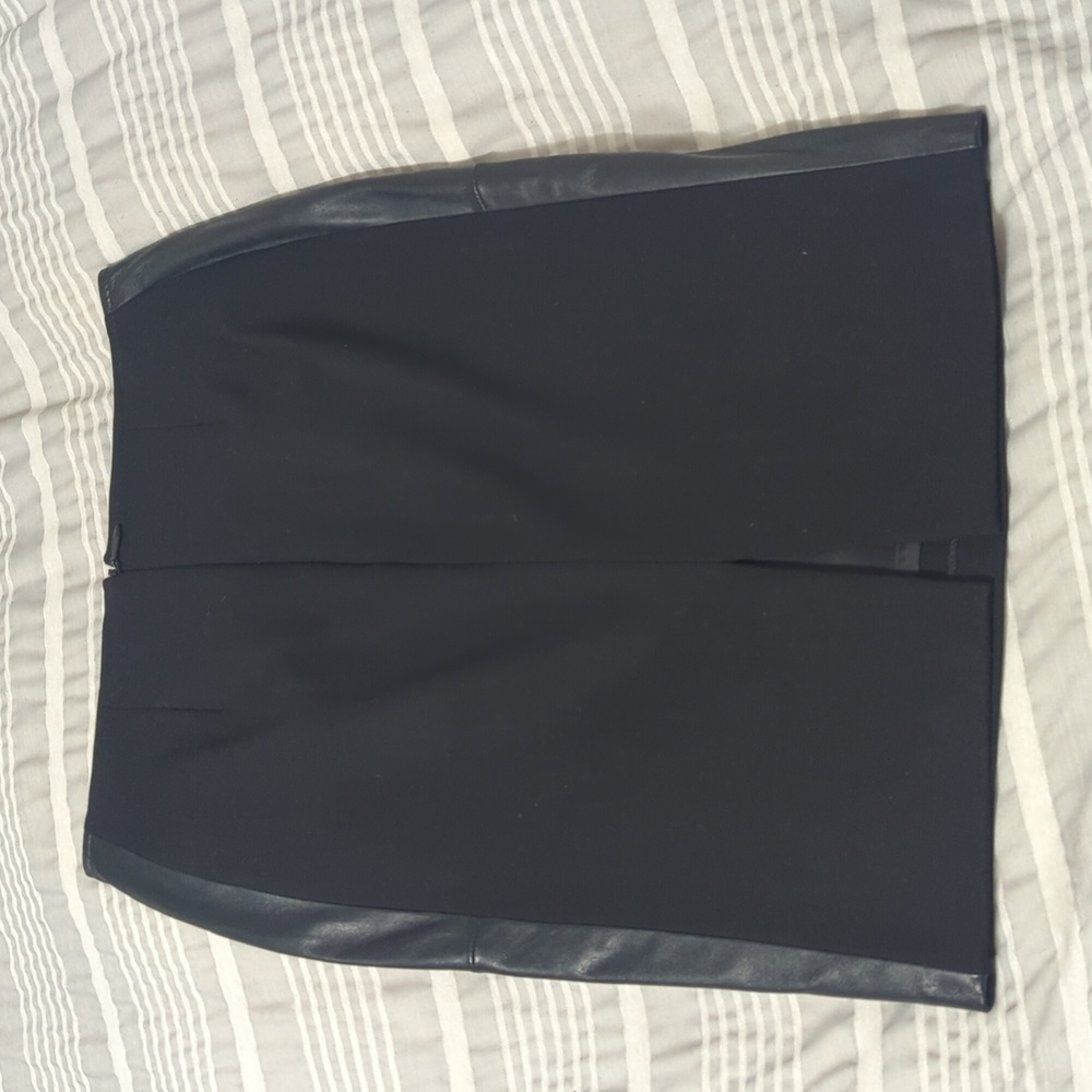 Danier Italian leather pencil skirt - Picture 2 of 6